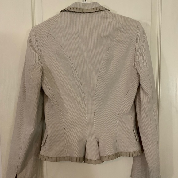 Alexander McQueen Blazer & Cropped Pants - Picture 10 of 16